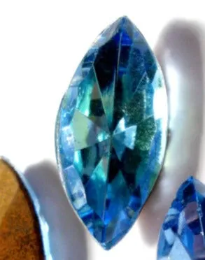 15x7mm (4215) Bermuda Blue Scalloped Edge Marquise Navette
