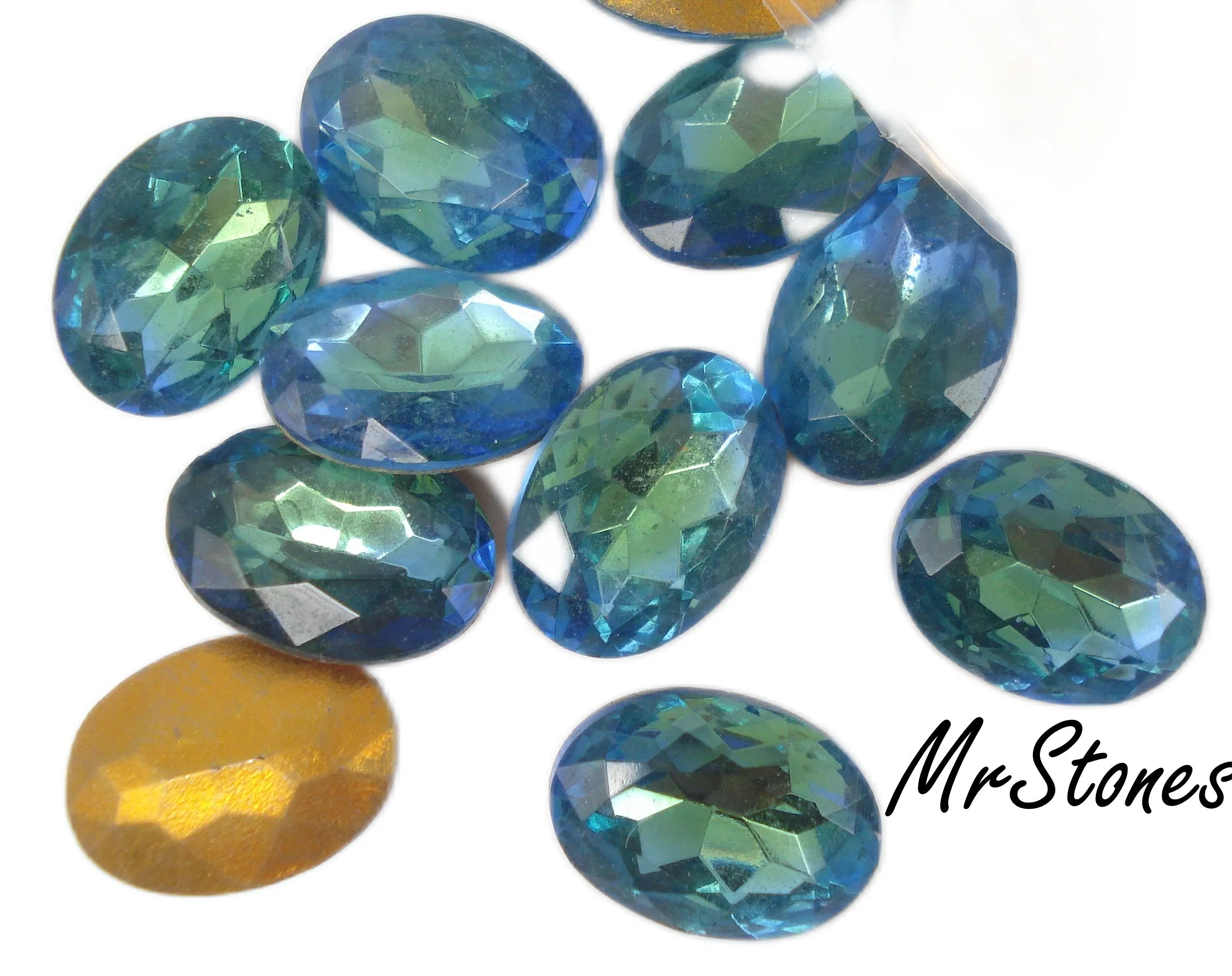 18x13mm (4130/2) TTC Old Bermuda Blue Oval Shape (Peridot/Light Sapphire)